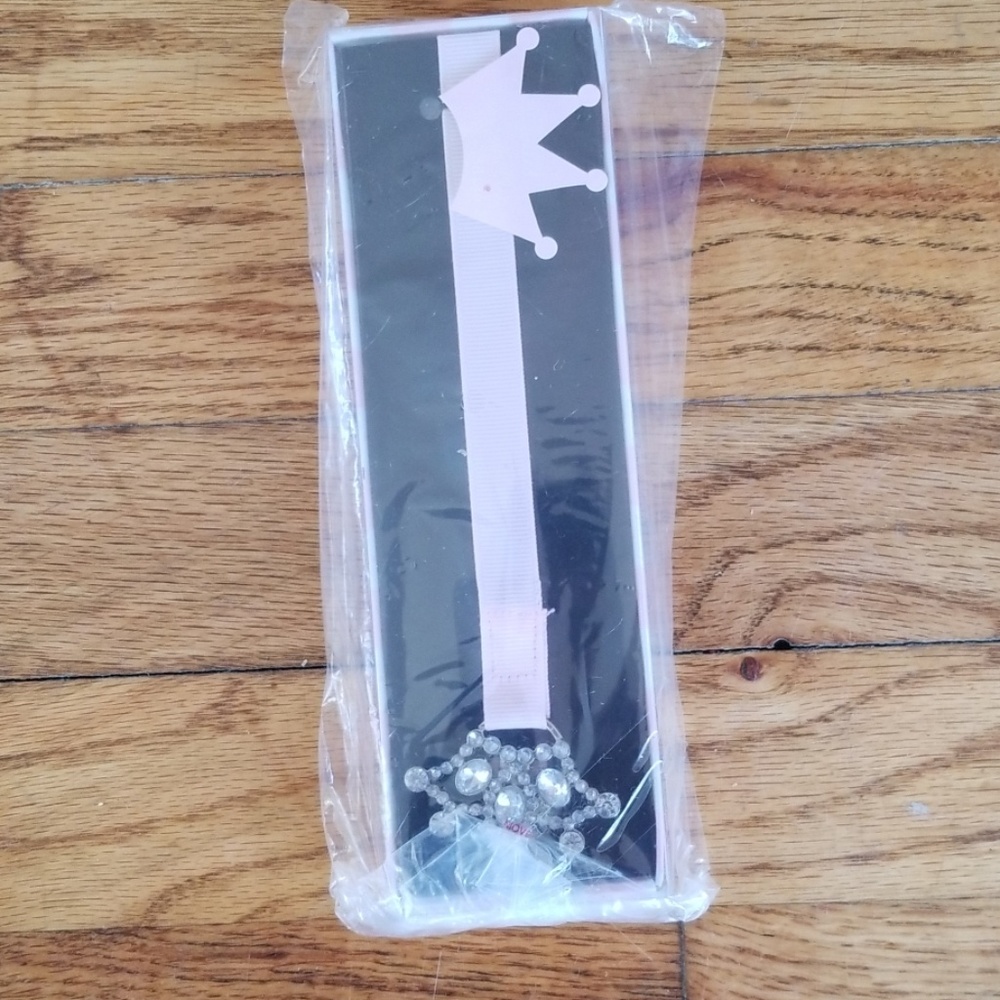Pacifier clip